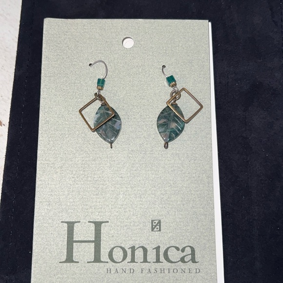 NWT Honica hand fashioned dangle earrings made in Canada - Picture 1 of 6